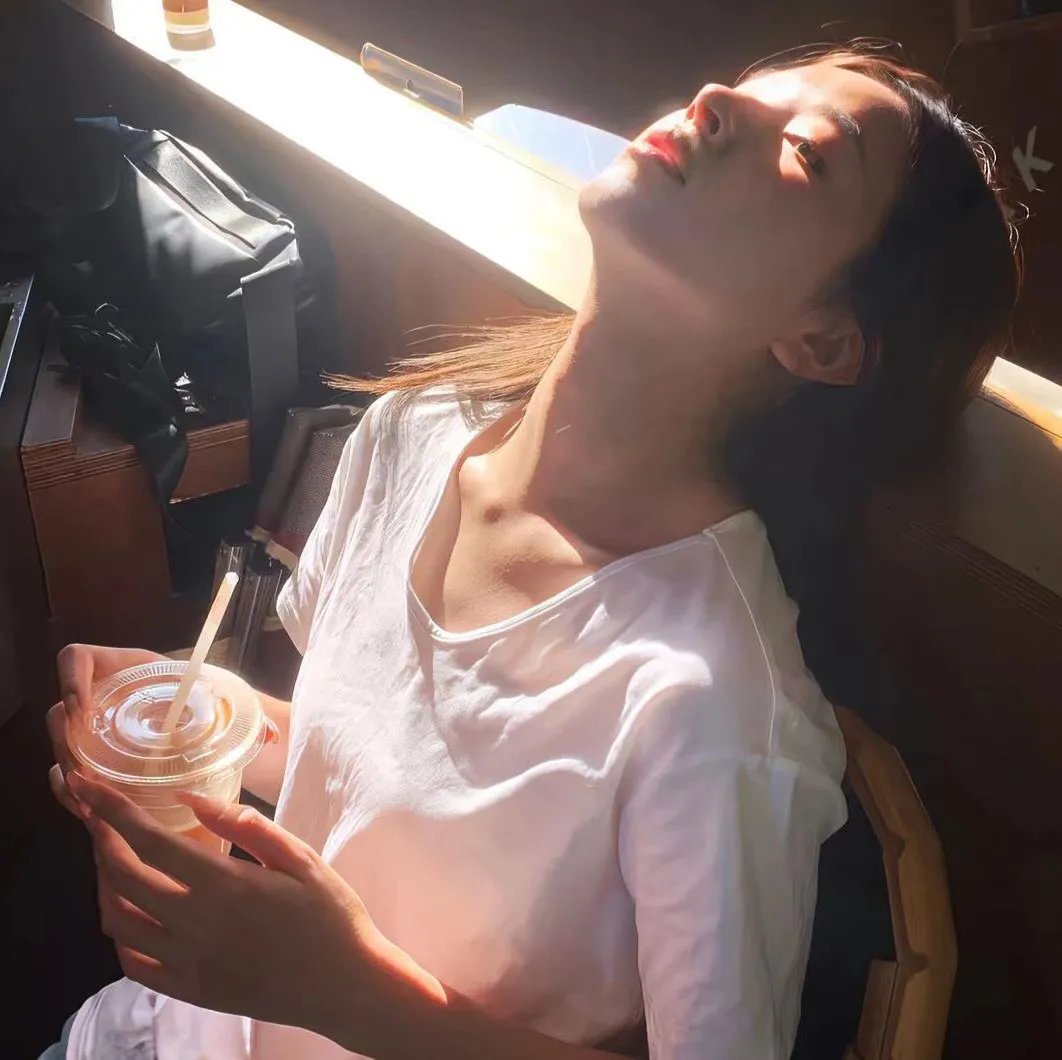 悬崖上的金鱼公主